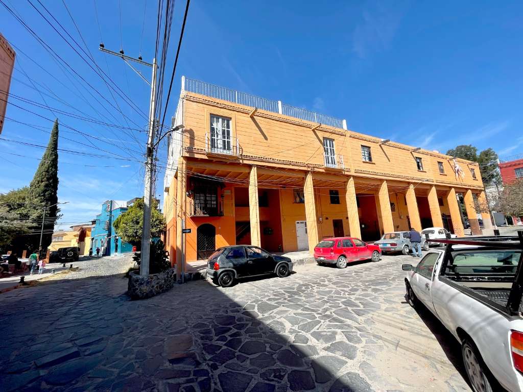 8807_condominio_allende_1737598395
