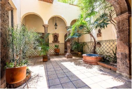 Zacateros 4 – Hacienda Histórica en Esquina